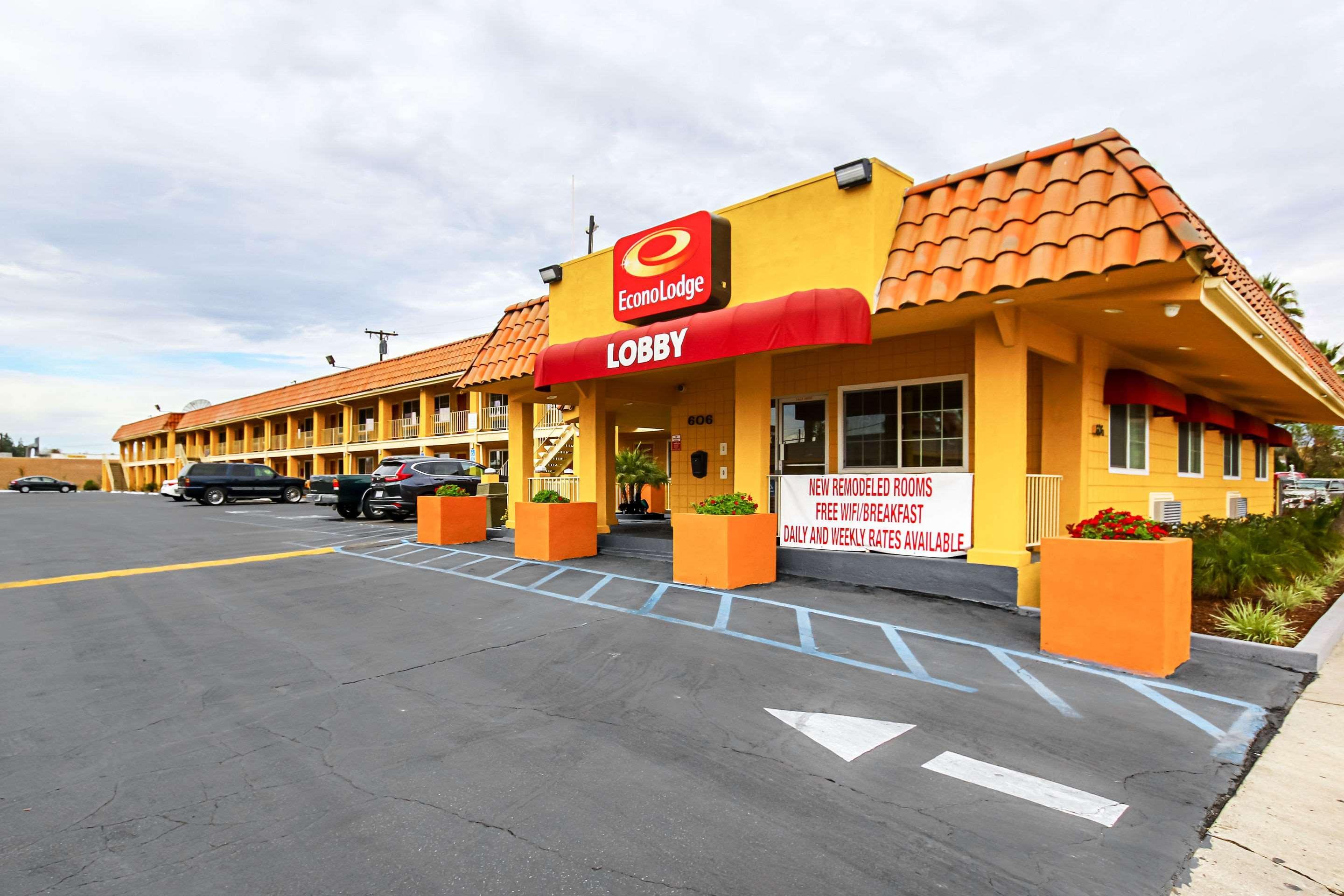 Econo Lodge San Bernardino I-215 Экстерьер фото