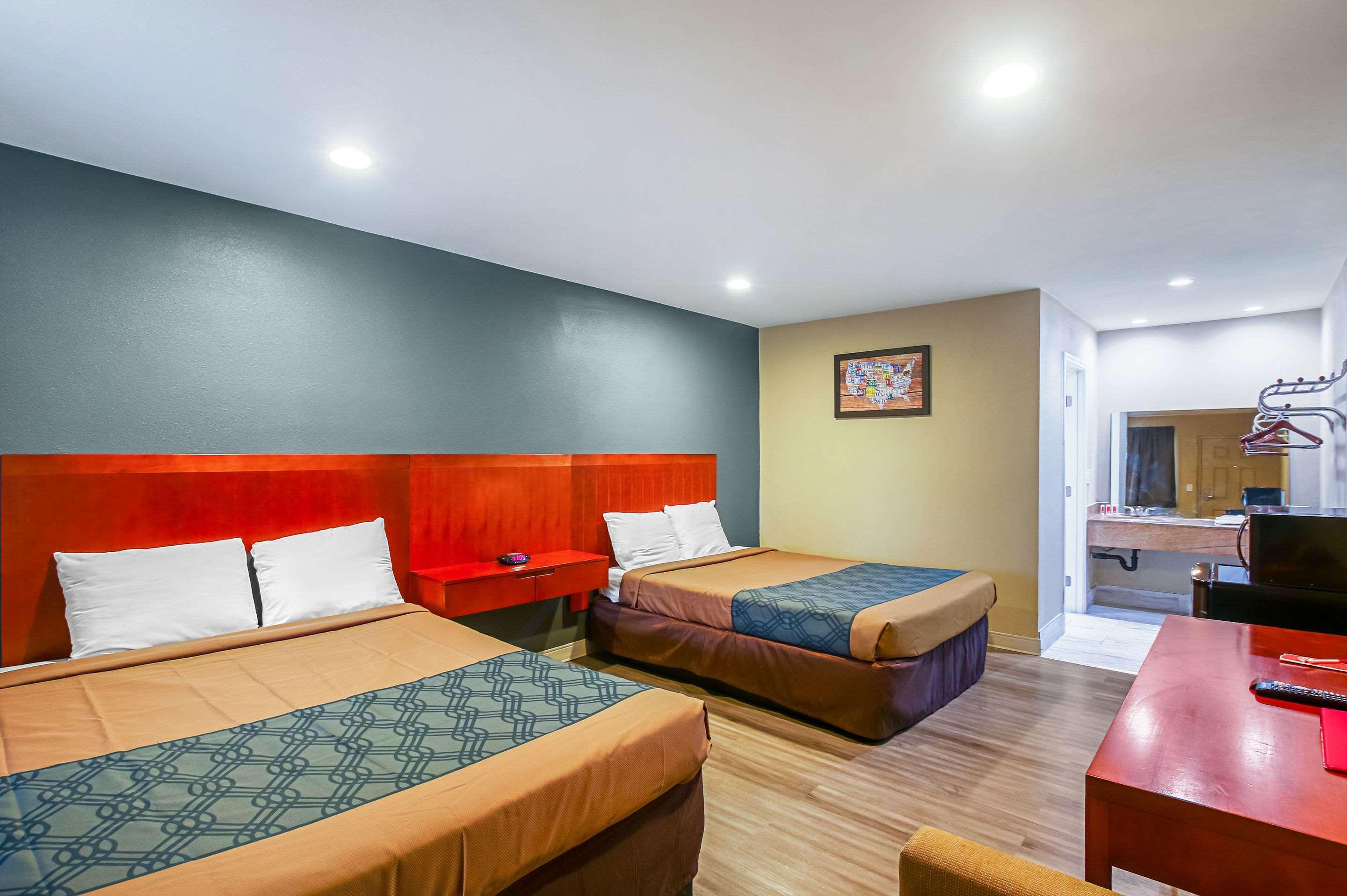 Econo Lodge San Bernardino I-215 Экстерьер фото